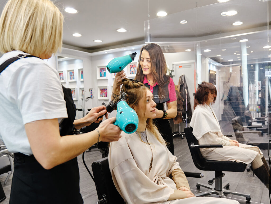 lady's hair salon de coiffure femme situer à Nice